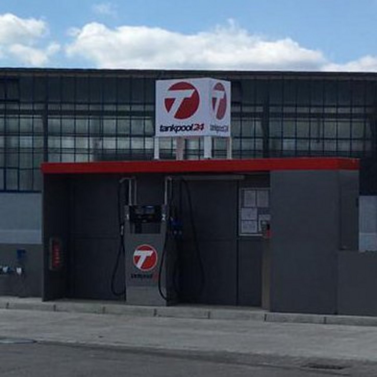 Tankstelle_Zeitz.jpg