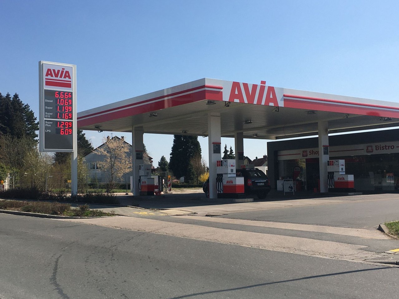 AVIA Tankstelle in Heilsbronn